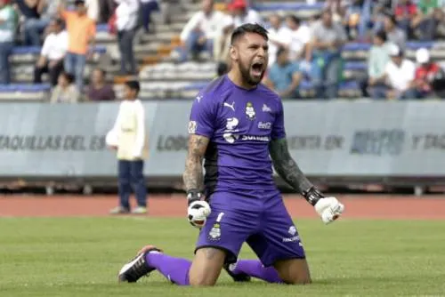 Jonathan Orozco es baja del Tri, entra al quite Hugo González