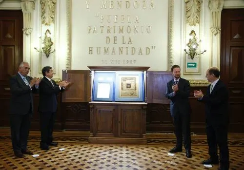 La Cédula Real y el Escudo de Armas se exhiben por 1ra vez en un espacio seguro para su conservación
