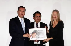 Reconocen a Moreno Valle por excelencia educativa