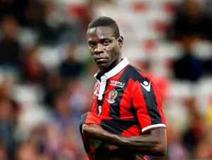 Balotelli está loco y no tiene cerebro, dicen