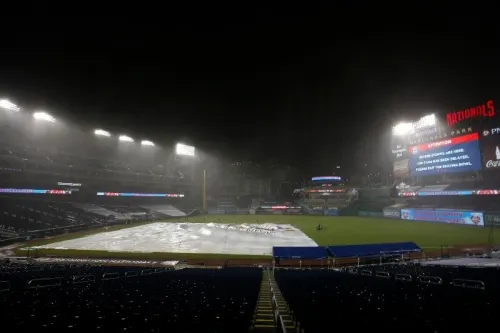 Tláloc detiene el juego inaugural de la MLB