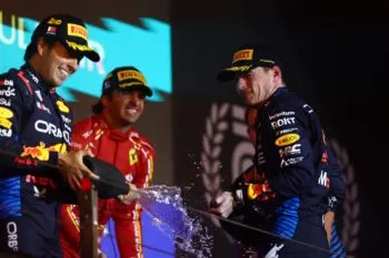 Verstappen se lleva el primer GP de la temporada en Bahréin; Checo Pérez se quedó con el segundo puesto