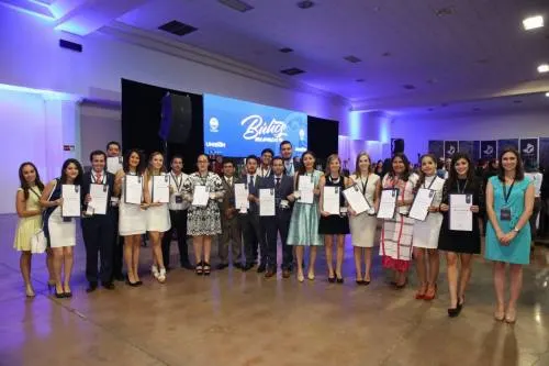 Red de Universidades Anáhuac, una de las instituciones con más premios Ceneval