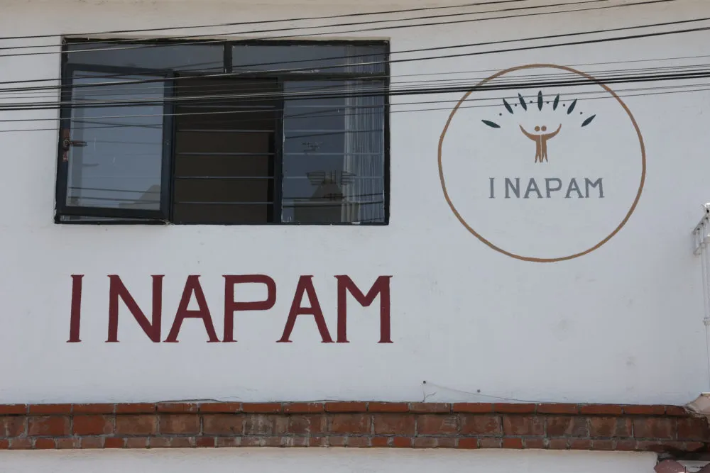 La credencial del INAPAM sigue vigente pese al cambio de gobierno
