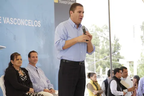 Definirán gobierno y Audi estrategias para atracción de proveedores