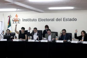 IEE reconoce a PES y entrega prerrogativas por 3.2 mdp?