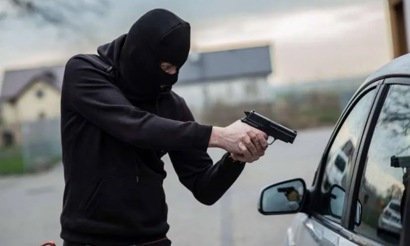 Roban 200 mil pesos a cliente bancario al salir de Plaza San Pedro
