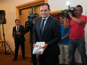 Madero debería investigar moches y corrupción, responde Cordero