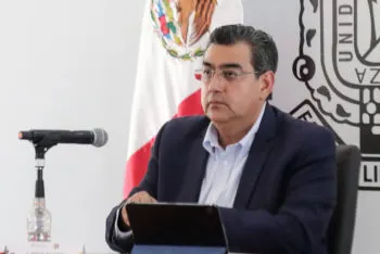 Gobernador de Puebla refrenda su respeto a la vida sindical tras las elecciones de SNTE