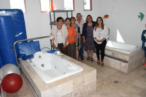 Entrega presidenta de San Pedro Cholula reequipamiento de UBR de Casa del Abue