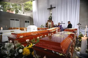 Fiscalía acompaña y atiende a deudos y víctimas de Coxcatlán