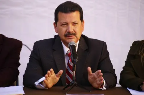 Jóvenes cholultecas podrán estudiar becados en la Universidad Cuauhtémoc: Luis Alberto Arriaga