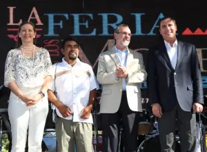 Moreno Valle inaugura el Festival de los Moles, en Los Angeles, California