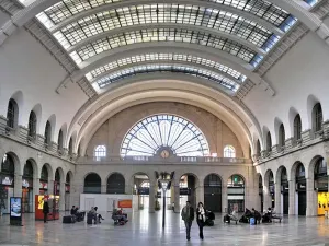 Hallan en estación parisina bomba de la SGM