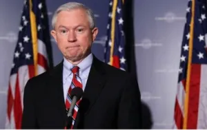 Senado de EU confirma a Jeff Sessions como fiscal general