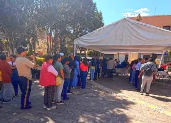 Gobierno de Texmelucan, ISSSTE e IMSS realizaron jornada de vacunación gratuita