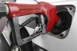 Pemex reanudará suministro de combustible en occidente del país