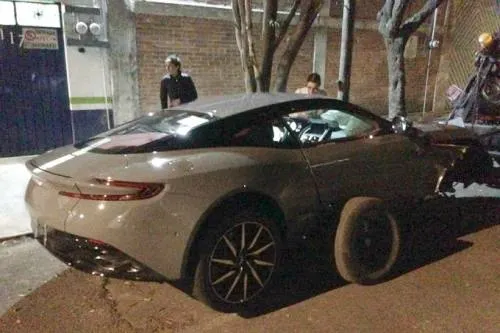 Edil de Pilcaya asegura que renuncia si demuestran que auto lujoso era de él