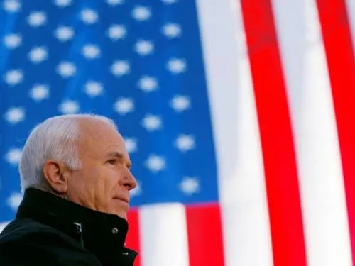 Muere el senador John McCain a los 81 años