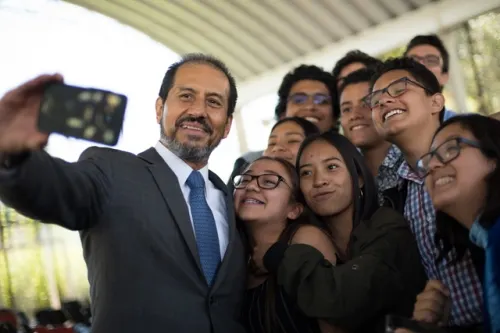 Comunidad educativa hace posible prestigio de Bachillerato Internacional 5 de Mayo: Esparza