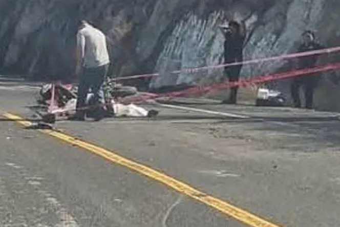 Fallece motociclista tras derrapar en la carretera Izúcar–Acatlán de Osorio