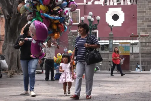 73 de cada 100 mujeres que forman parte de la fuerza laboral en México, son mamás