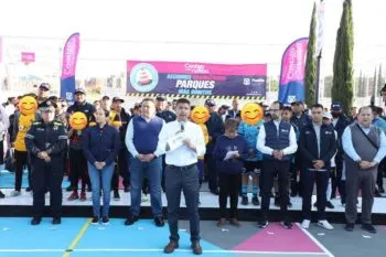 Ayuntamiento de Puebla entrega la cancha de San Jorge y uniformes a trabajadores sindicalizados