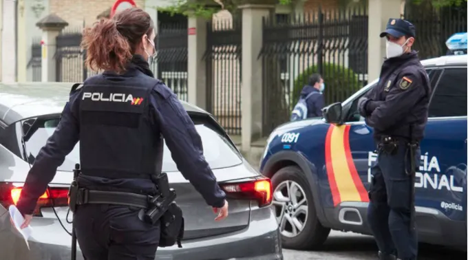 Acusan a hombre de contagiar de Covid a 22 personas