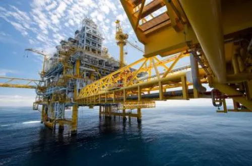 México retrasa próxima subasta petrolera tras gran hallazgo en el Golfo