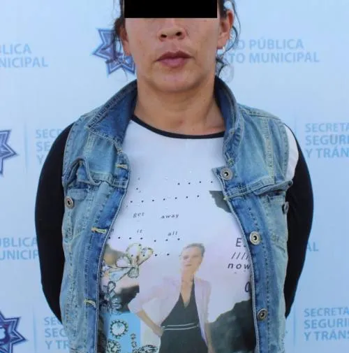 Con botón de alertamiento temprano detiene Policía Municipal a dos mujeres por robo a Oxxo