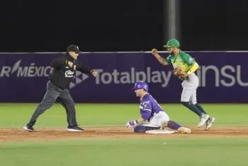 Con pizarra de 10-6, Conspiradores se llevó el tercero de la serie ante Pericos