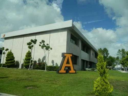 Firman convenio el CCE y la Universidad Anáhuac