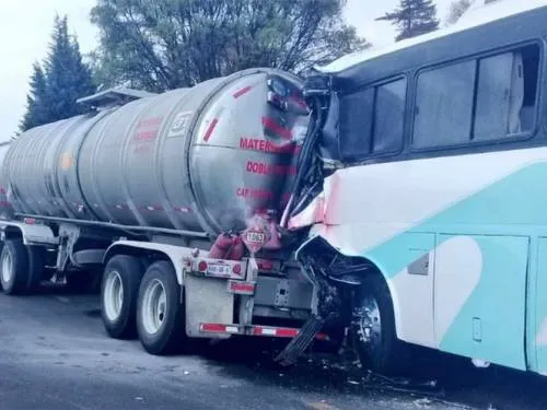 Al menos 25 lesionados por fuerte choque en la México-Puebla