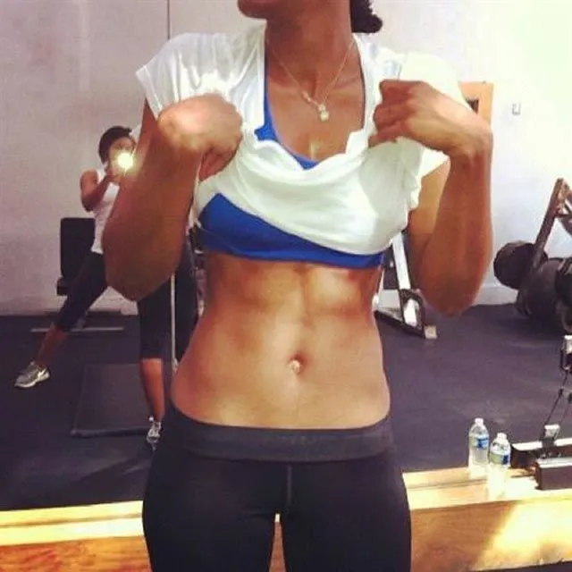 Kelly Rowland premia a sus seguidores de twitter