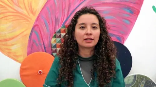 Emite especialista del SEDIF recomendaciones para auxiliar a personas con discapacidad visual
