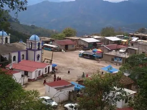 Emboscan a familia triqui en Oaxaca; hay cinco muertos