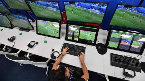 La UEFA se plantea utilizar el VAR en la Champions a partir de los cuartos de final