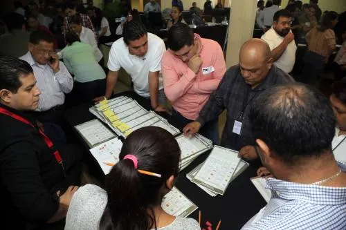IEE lleva avance del 80.7 en el cómputo de elección a gobernador; Alonso Hidalgo sigue a la cabeza