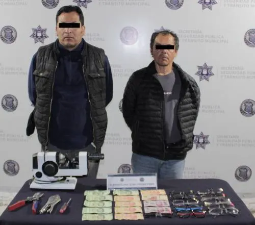 Detienen a dos sujetos por robo a óptica