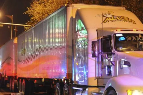 Patrulla Fronteriza detiene tráileres con 114 indocumentados en Texas