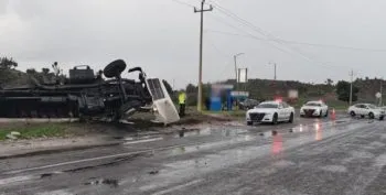 Chófer de tráiler murió tras volcar su unidad en San Nicolás Buenos Aires