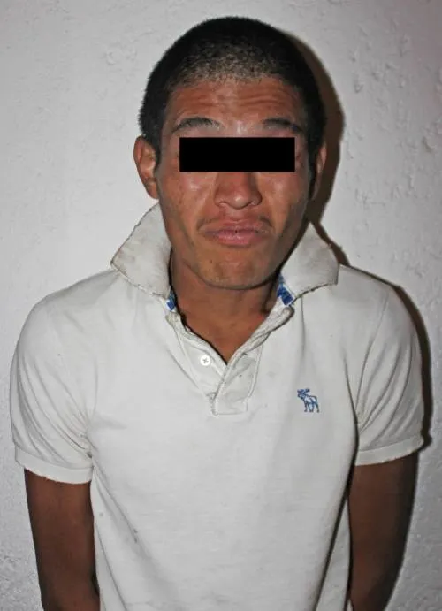 Policías de Puebla detienen a hombre por robo a casa habitación