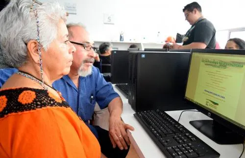 Pone en marcha el ISSSTE licenciatura en línea para adultos mayores