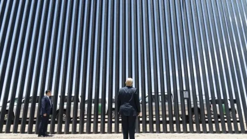 Sin el muro, Estados Unidos estaría inundado de coronavirus: Donald Trump