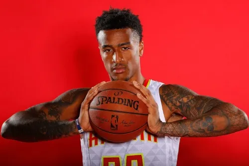 Por violar programa antidrogas, NBA suspende a John Collins 25 partidos