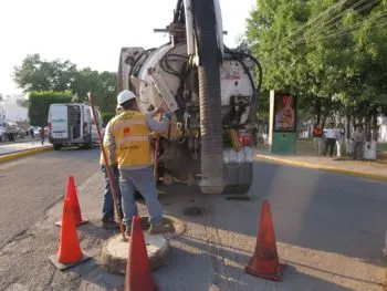 Para enfrentar la temporada de lluvias, Agua de Puebla da mantenimiento preventivo a 2 mil 500 km de la red de drenaje