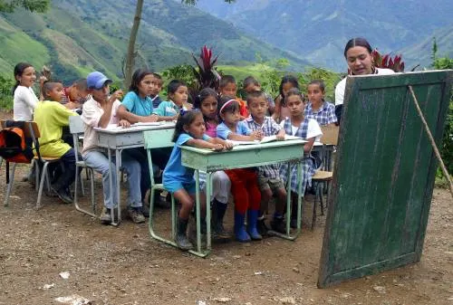 Prospera y el Centro de Estudios Espinosa Yglesias firman convenio de colaboración