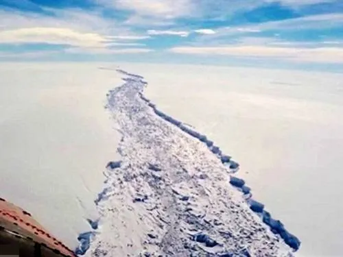 A punto de surgir el más grande iceberg del que se tenga registro
