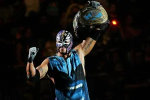 Rey Mysterio se une a la AAA