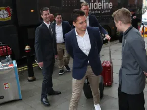 ‘Chicharito’ y Bayer quieren primer triunfo en Champions